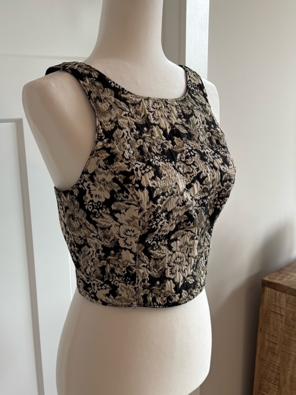 Abercrombie & Fitch Gold Embroidered Black And White Floral Tank. Medium